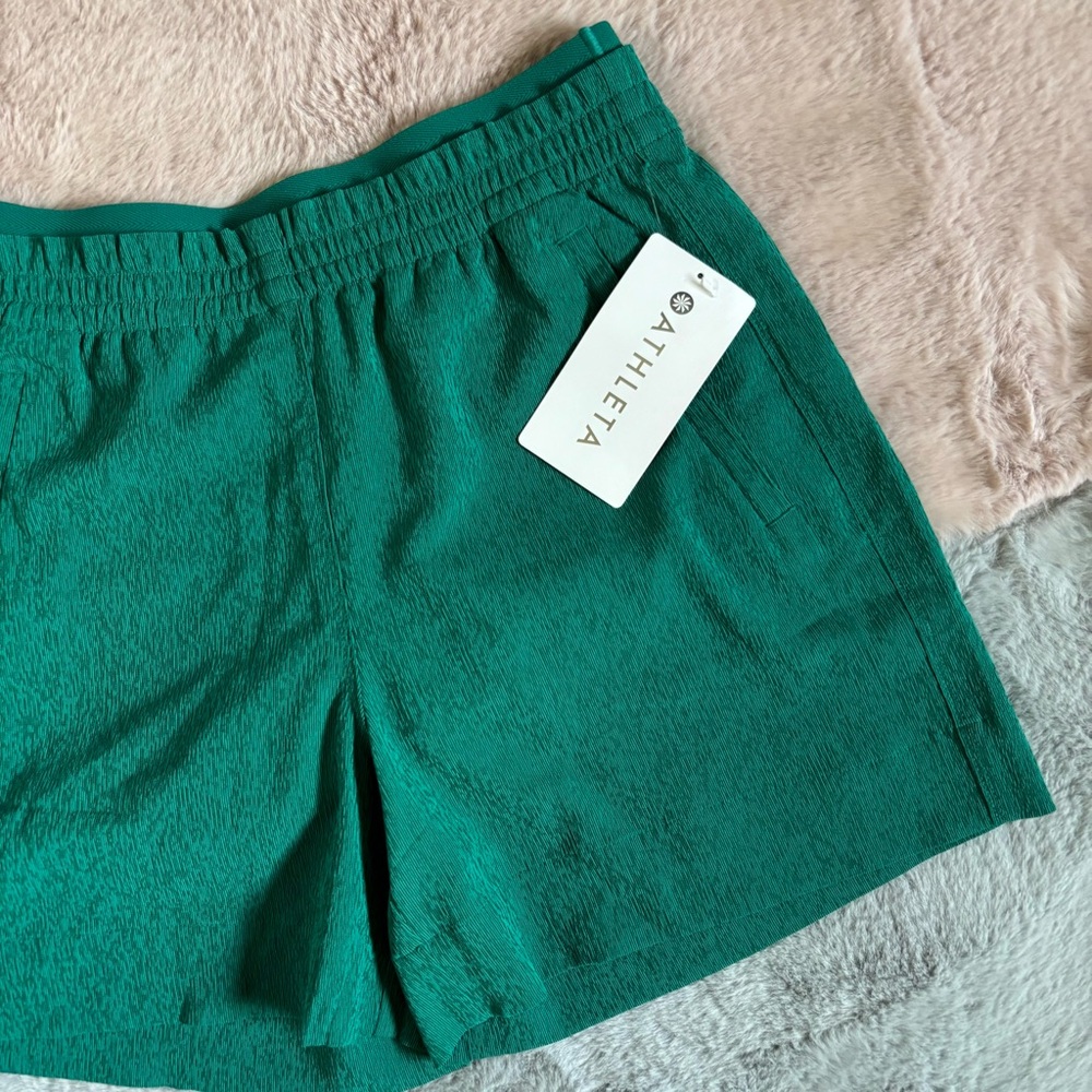 Athleta green echo shorts